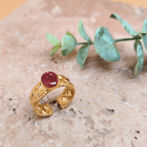Bague artisanale dorée rouge
