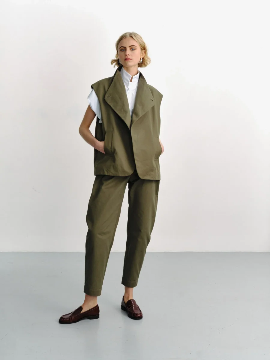 ACHI - Blouson sans manche en gabardine – Image 6