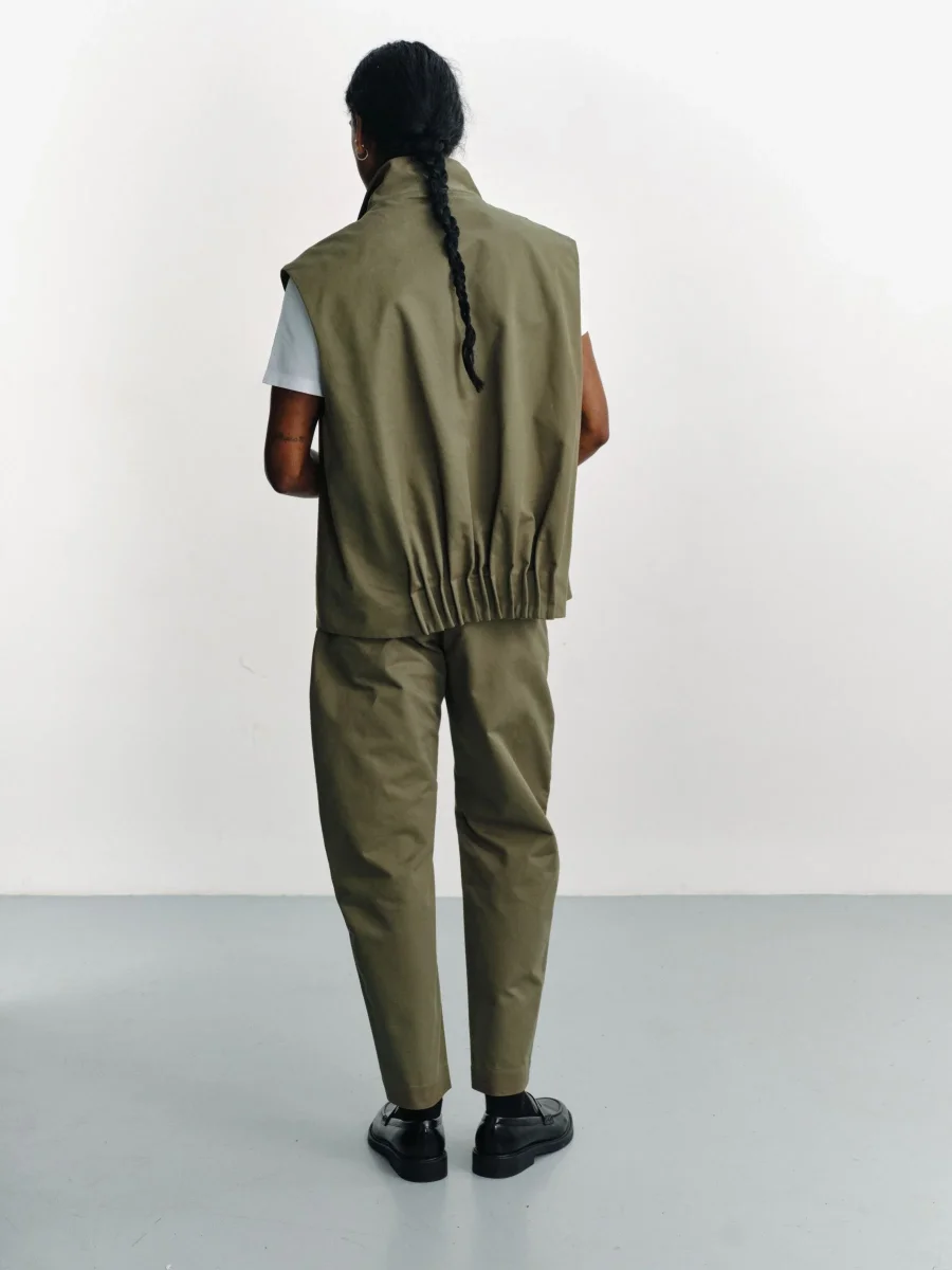 ACHI - Blouson sans manche en gabardine – Image 9