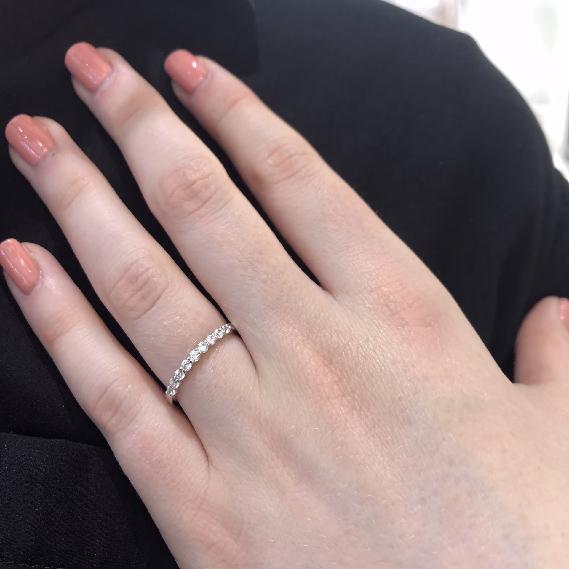 Alliance serti griffes demi tour diamants synthétiques 0.35ct – Image 3