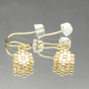  Fleurs Tissées Crème & Or – L&rsquo;Éclat du Grand Jour