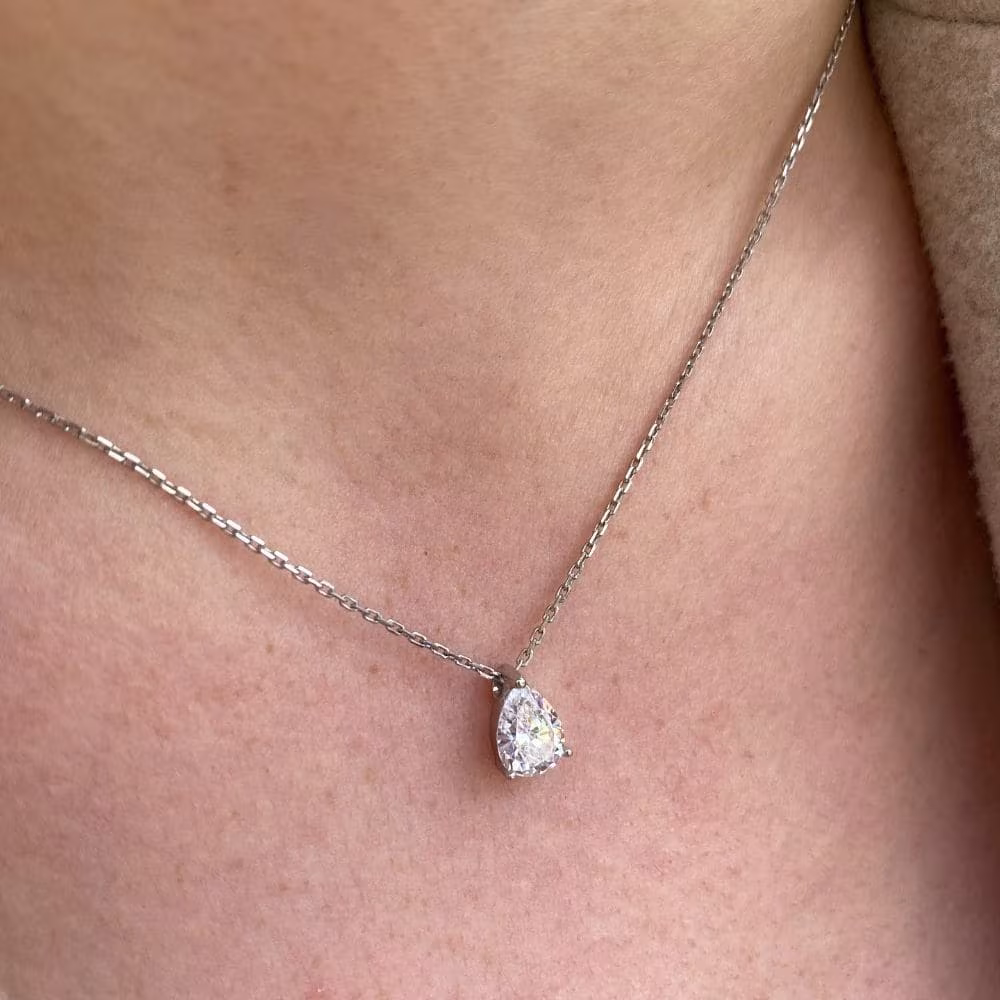 Collier Diamant Synthétique Taille Poire 1 Carat Or Blanc – Image 3