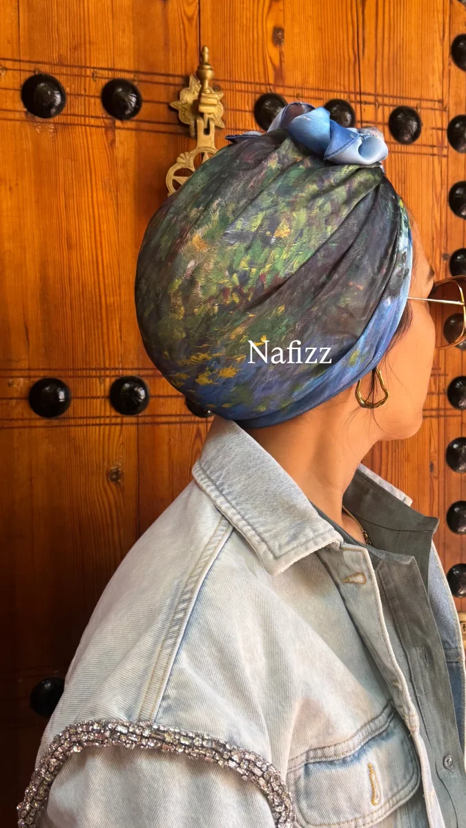 Carré de soie Marrakech bleu – Image 3