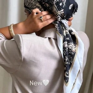 Mini carré NAYA orient noir