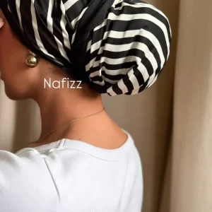 Triangle de soie zébré noir