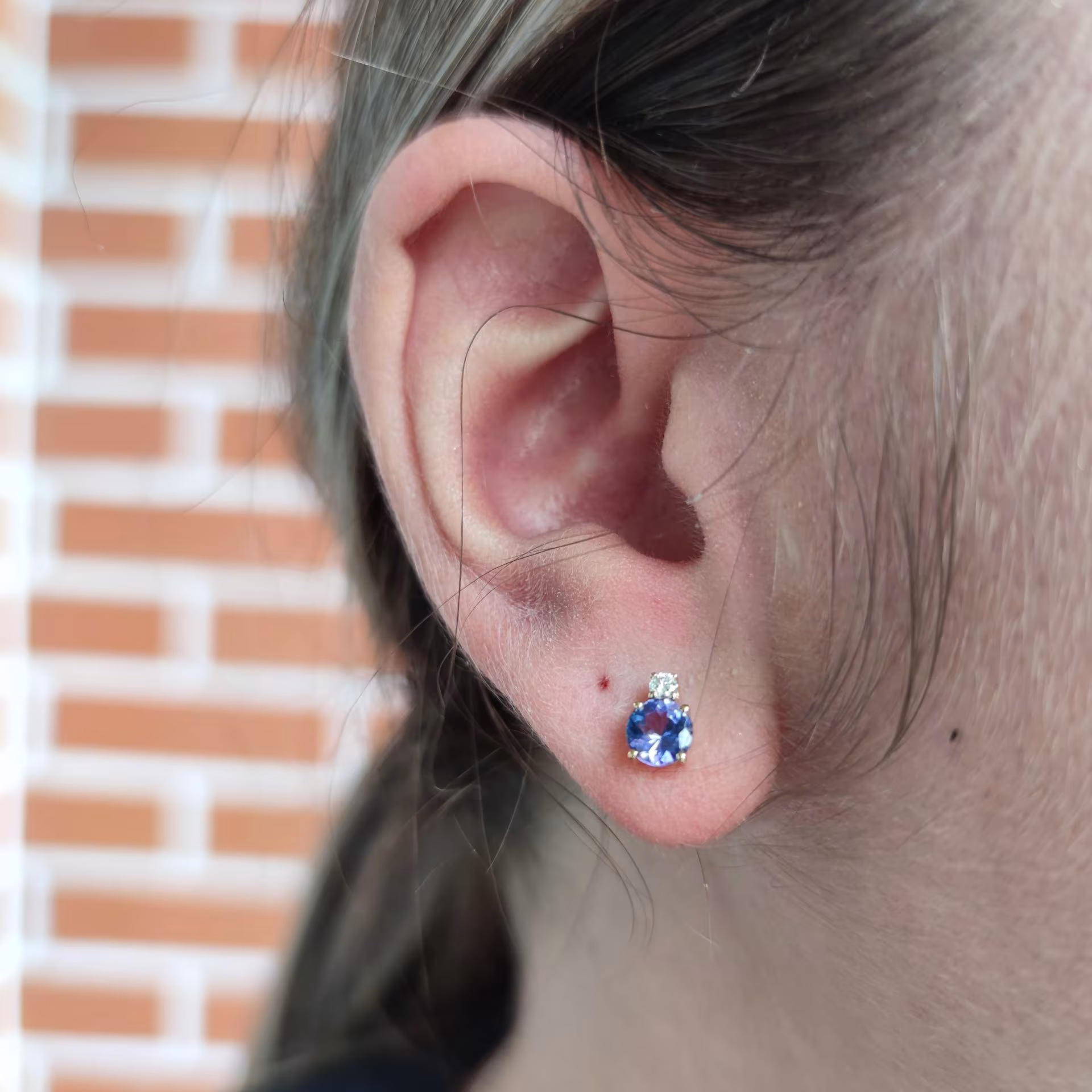 Puces d’Oreilles Tanzanite et Diamant or Jaune Hortensia – Image 3