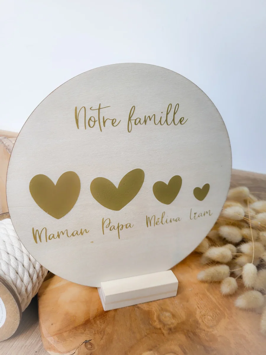 Plaque personnalisée bois rond décoration famille coeur maman cadeau naissance anniversaire fait-main enseigne couronne fête des mères