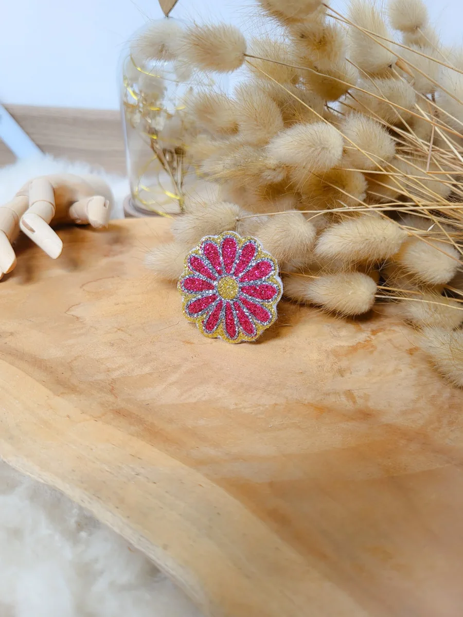 Magnifique Broche Fleur à Paillettes - Accessoire Tendance pour Mariage, EVJF, Témoin, Demoiselle d'Honneur et Plus - 24 Couleurs Disponibles – Image 5