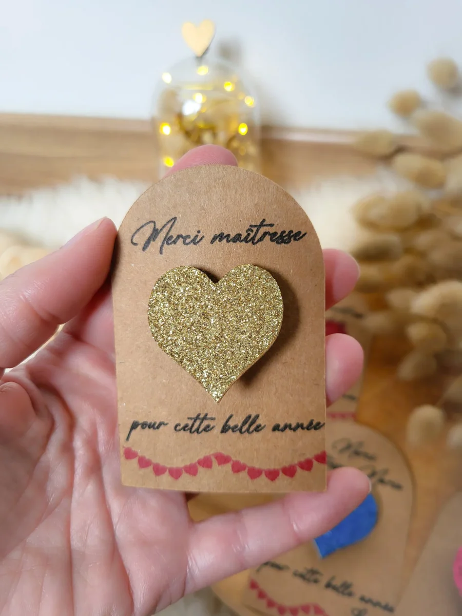 Broche coeur paillette fait main avec carte personnalisable - cadeau fin d'année scolaire pour maîtresse, nounou – Image 2