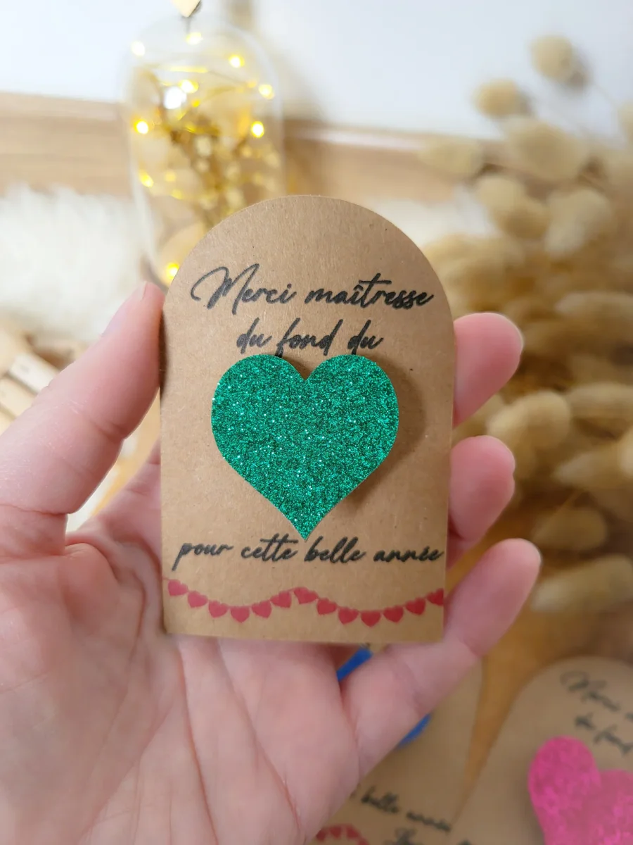 Broche coeur paillette fait main avec carte personnalisable - cadeau fin d'année scolaire pour maîtresse, nounou – Image 3