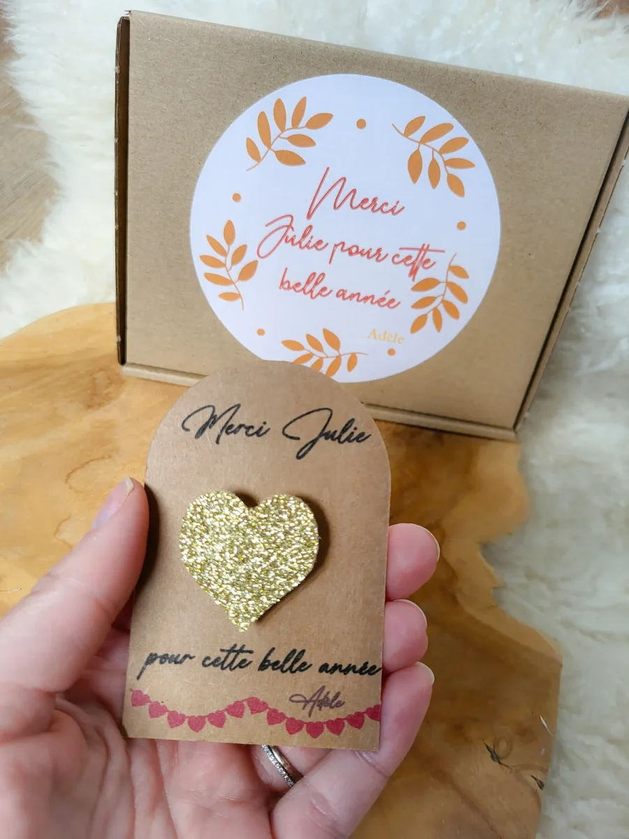 Broche coeur paillette fait main avec carte personnalisable - cadeau fin d'année scolaire pour maîtresse, nounou – Image 9