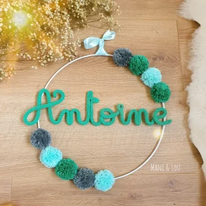 Couronne prénom 9 pompons personnalisée