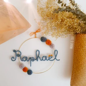 Couronne prénom 6 pompons personnalisée