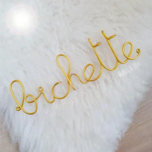Mot "bichette" en fil doré
