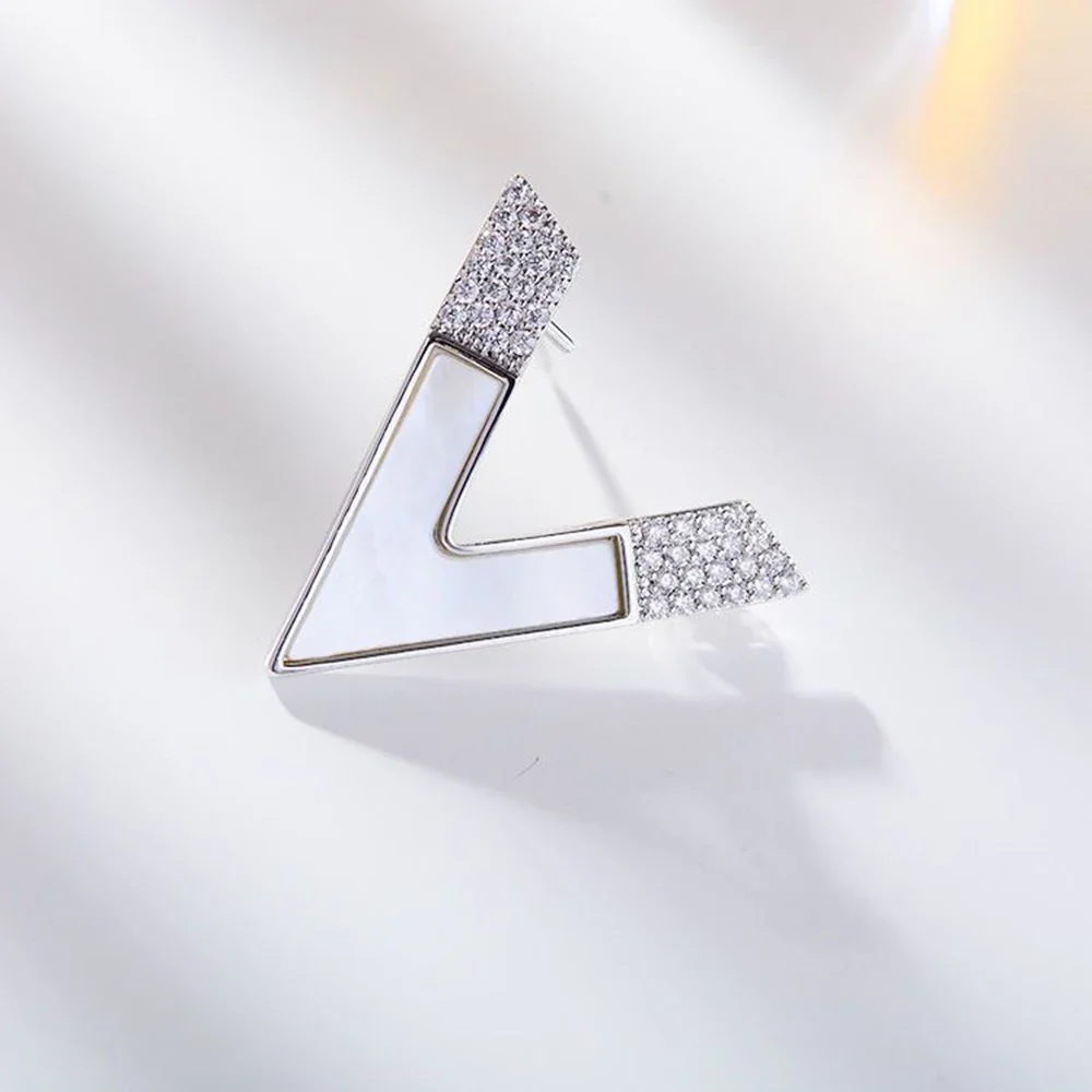 Broche Décolleté Strass – Image 5