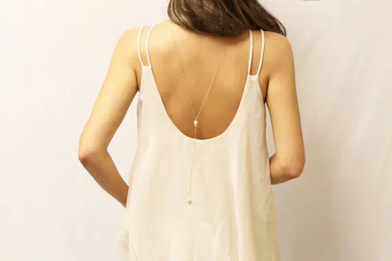 collier dans le dos – Image 6