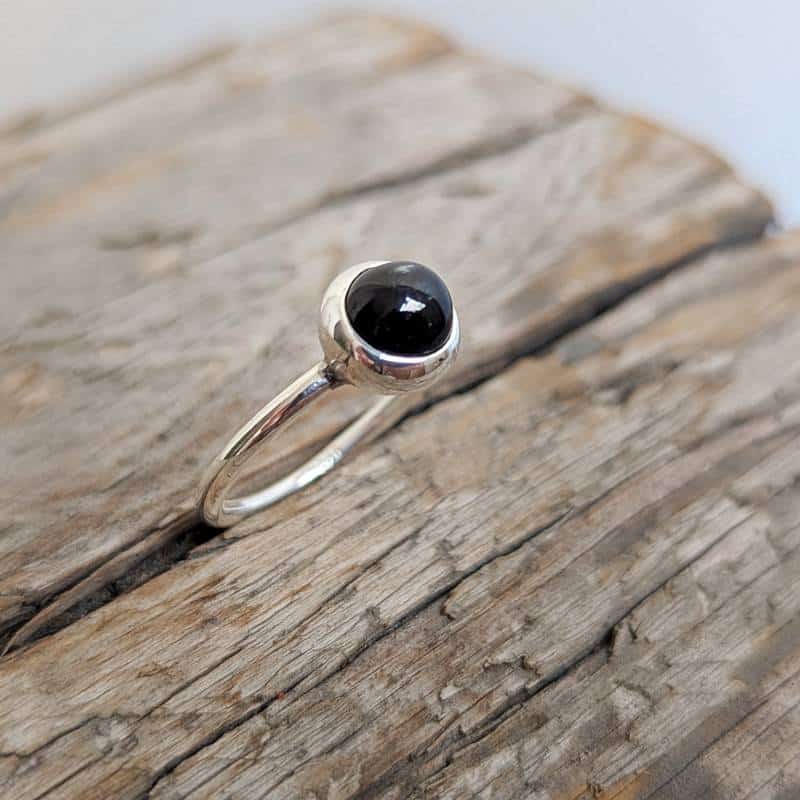 Bague argent et saphir noir – Image 2