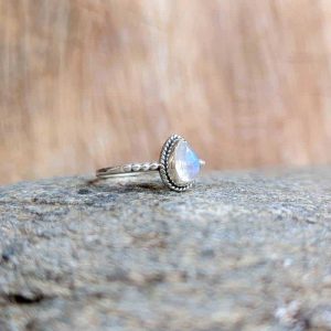 Bague fine pierre de lune argent perlé