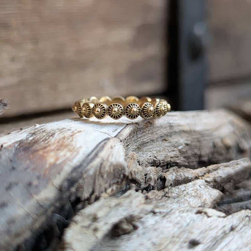 Bague fine texturée feston – Image 2