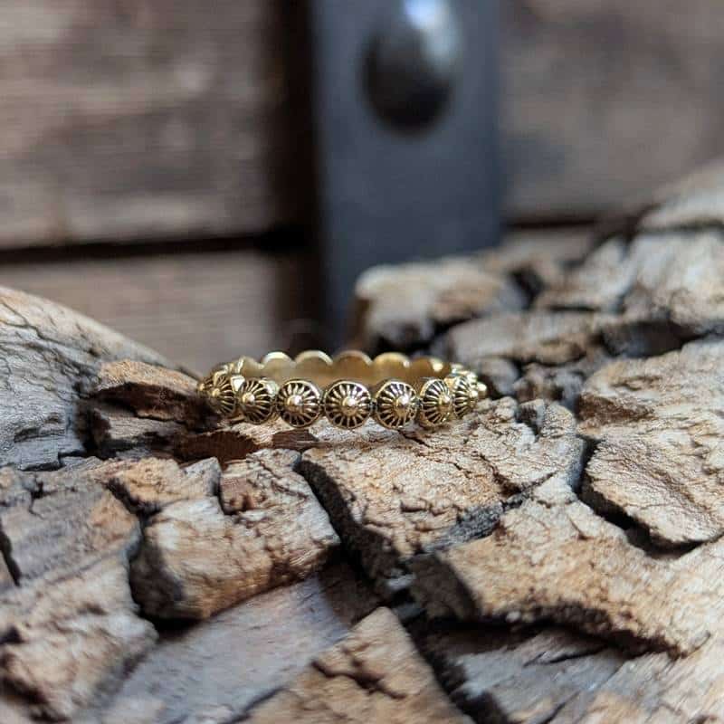 Bague fine texturée feston – Image 6