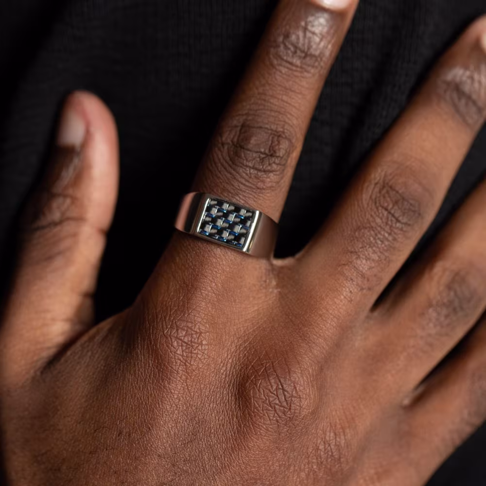 Chevalière Phebus Severin Acier & Carbone Bleu – Image 3