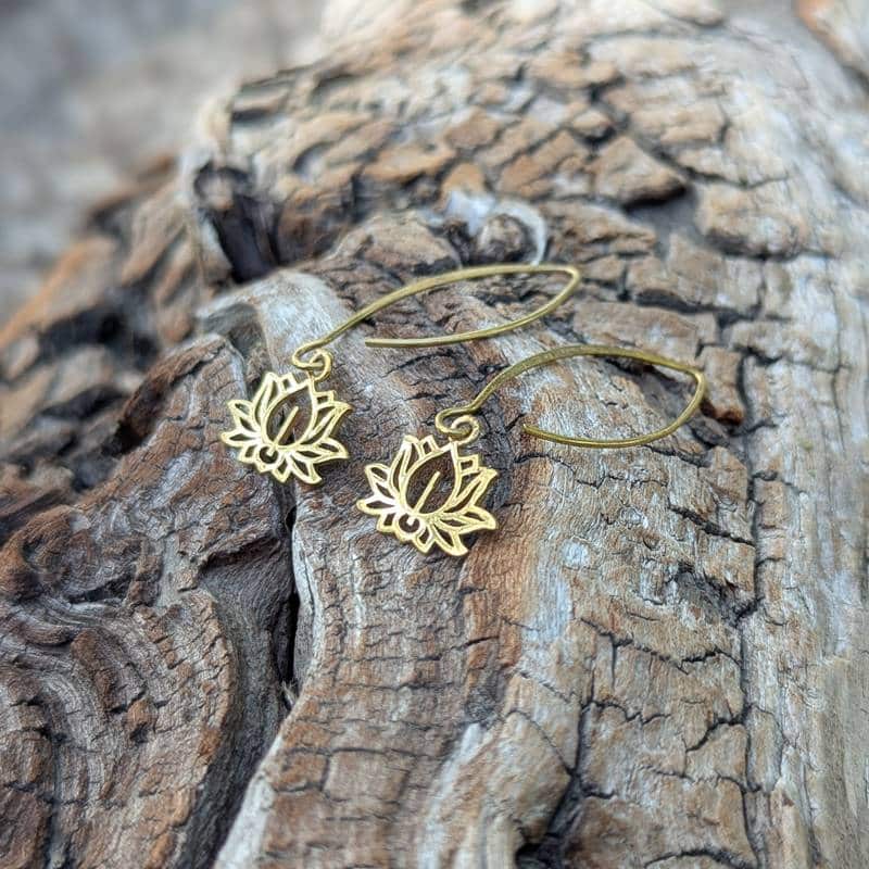 Boucles d’oreilles fleur de lotus dorées