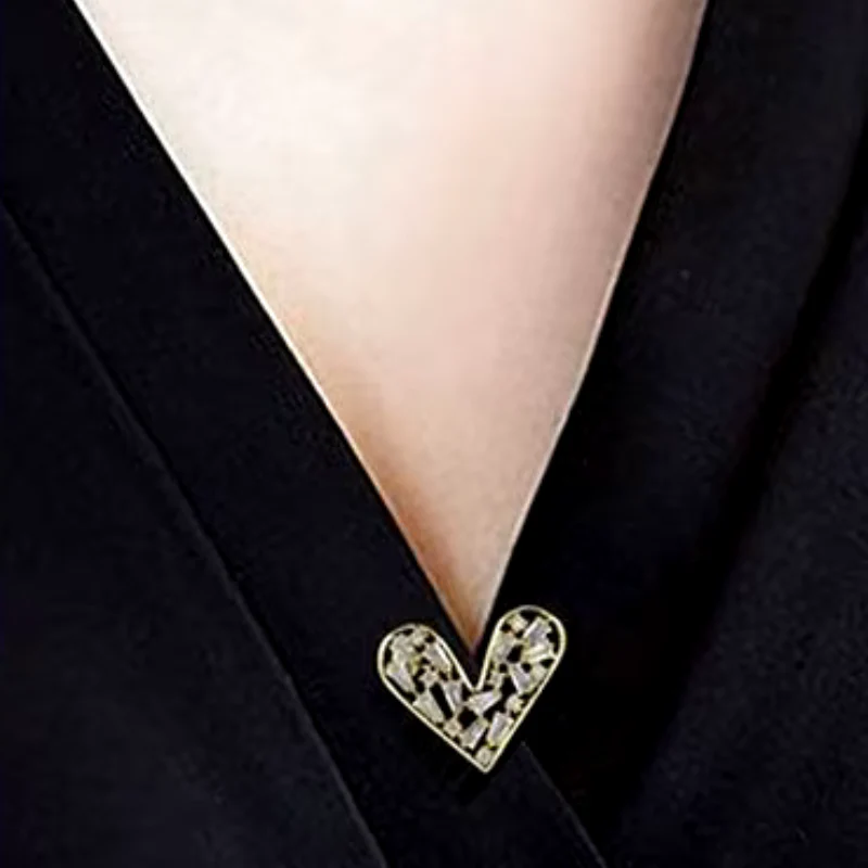Broche Décolleté Coeur – Image 2