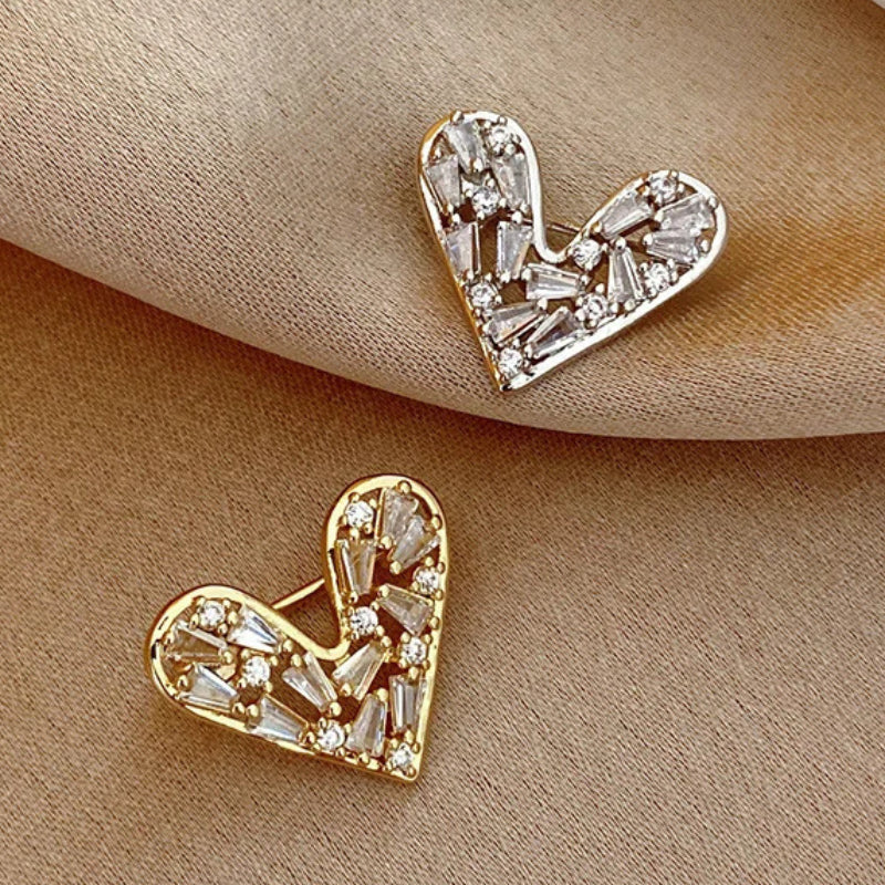 Broche Décolleté Coeur – Image 4