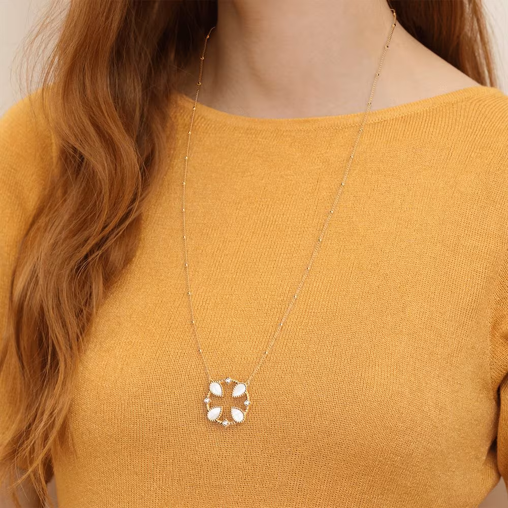 Sautoir Les Georgettes Constance, doré, nacre, 25mm – Image 3