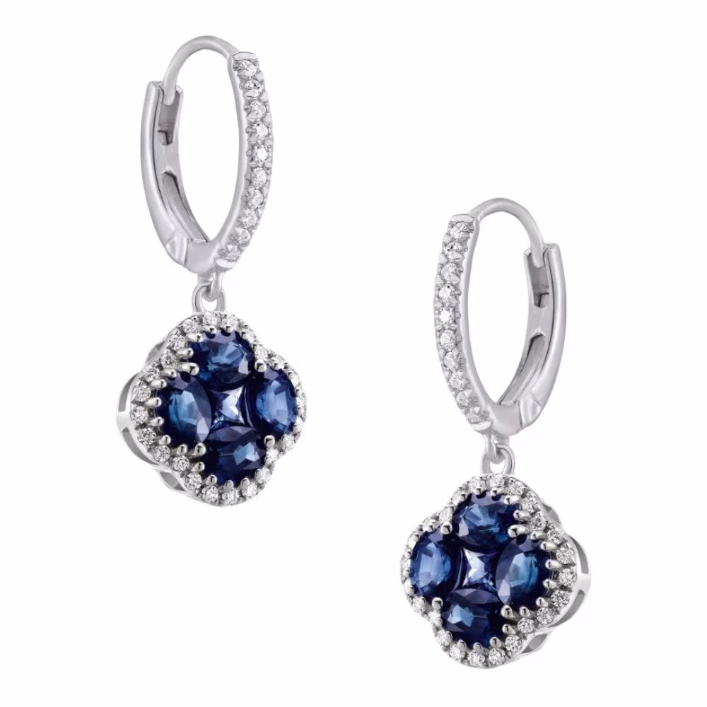 Dormeuses Garel Nénuphar, saphirs de Ceylan, or blanc