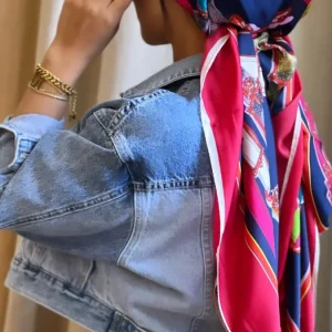 Carré de soie Cerise