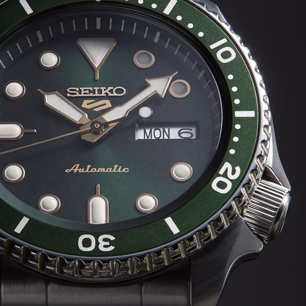 Montre Seiko 5 Sports SKS, cadran vert, acier – Image 4