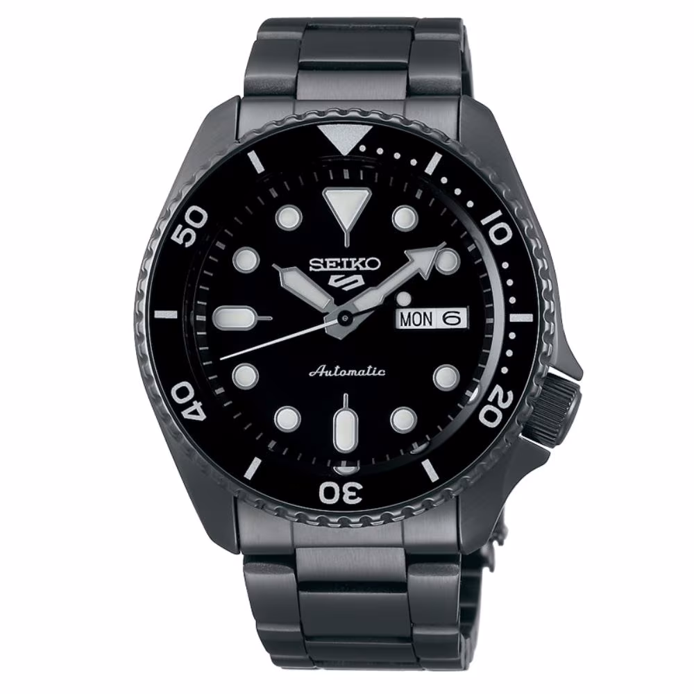 Montre Seiko 5 SKX Sports, noire, cadran noir