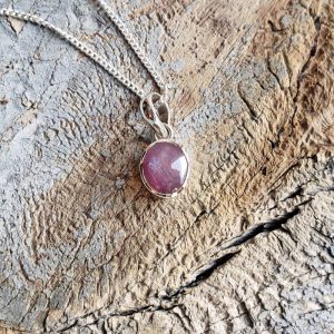 Pendentif rubis étoilé d&rsquo;Inde