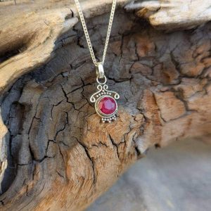 Petit pendentif rubis argent