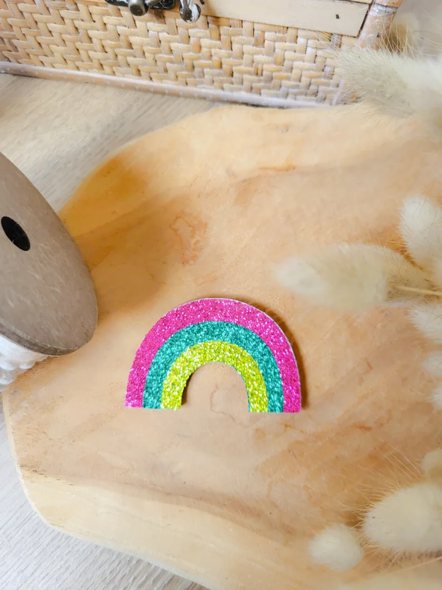Broche arc en ciel paillette personnalisable fait main cadeau témoin marraine femme fête des mères anniversaire EVJF – Image 5