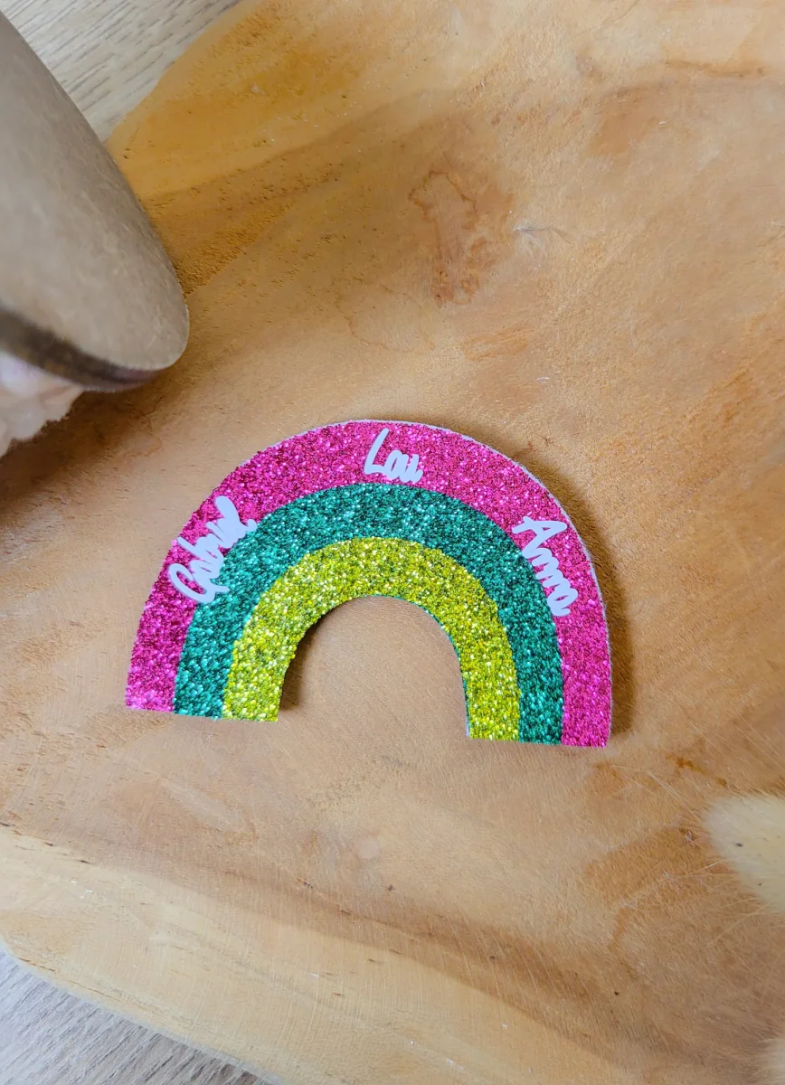 Broche arc en ciel paillette personnalisable fait main cadeau témoin marraine femme fête des mères anniversaire EVJF – Image 7