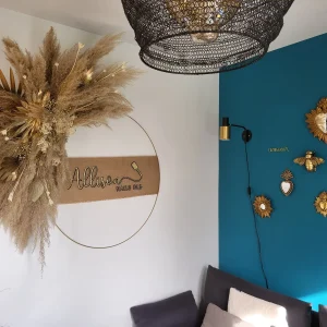 Enseigne couronne XXL avec décoration en fleurs séchées et herbes de pampa