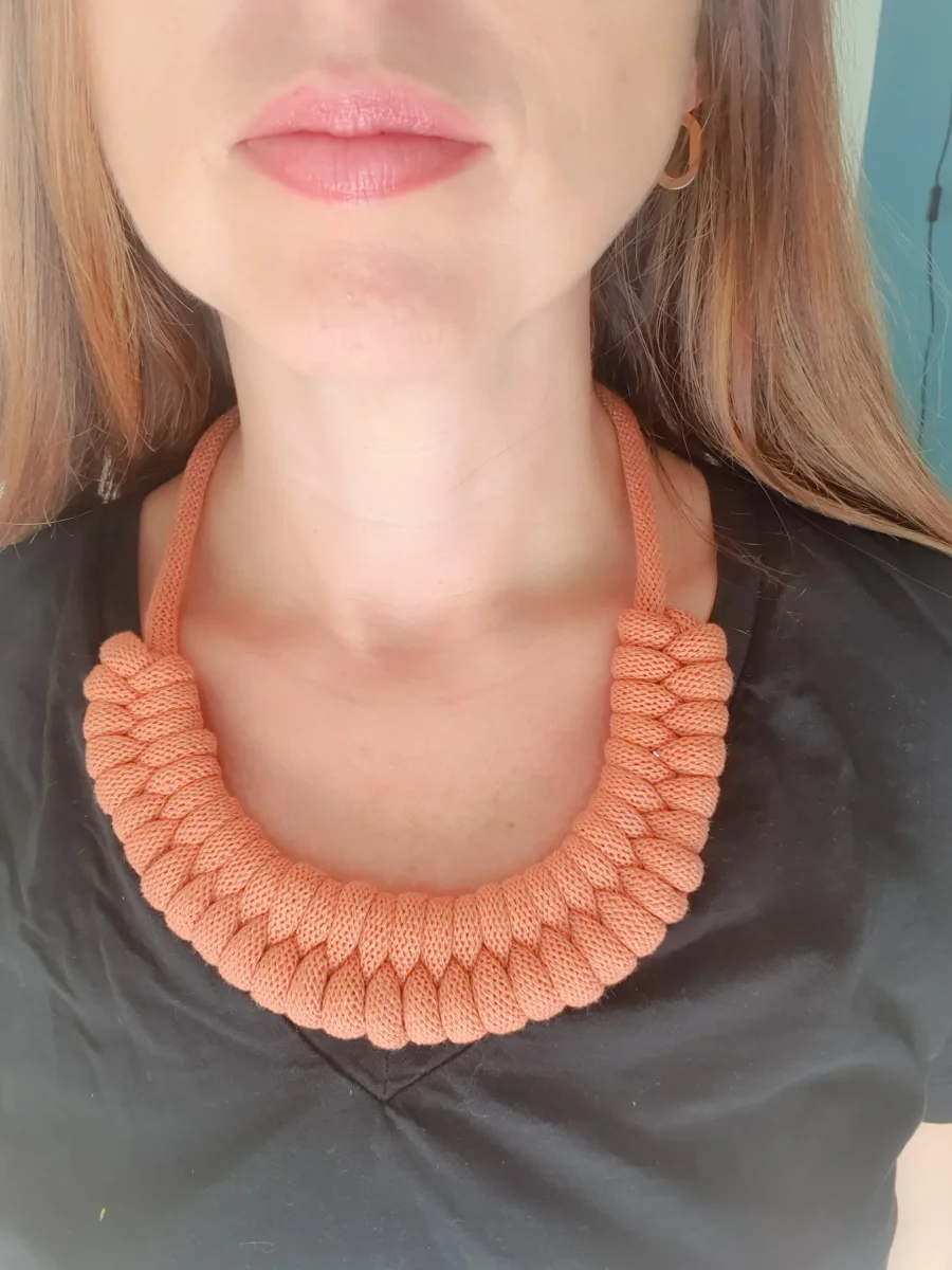 Collier corde coton noué épais plastron, bijou fantaisie, idée cadeau tendance macramé fait main noeud marin terracotta – Image 7